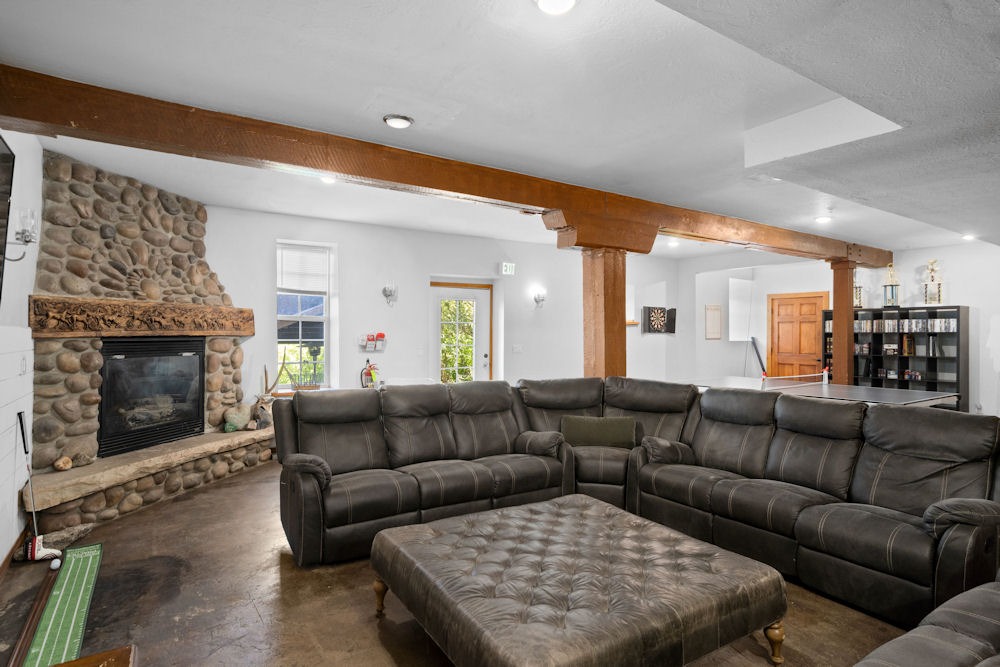 sitting room with large leather couch in Acqua Recovery's residential rehab